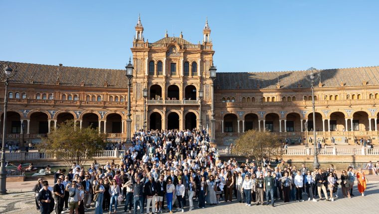 Sevilla 2026 — grupo en la Plaza de España
